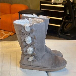 Koolaburra by UGG woman’s Victoria tall boot Cinder size 8